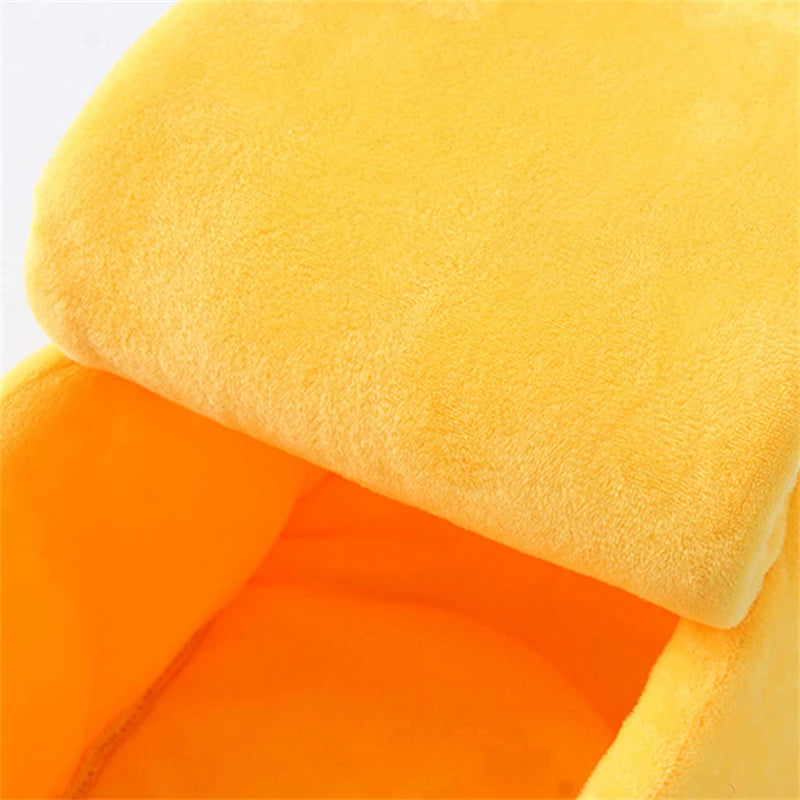 „BananaDream“ – Kuscheliges Katzenbett in Bananenform mit weichem Innenpolster