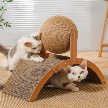 „Drill’n Scratch“ – Kratzspielzeug aus Massivholz mit Sisalfläche & integriertem Spielball für Katzen